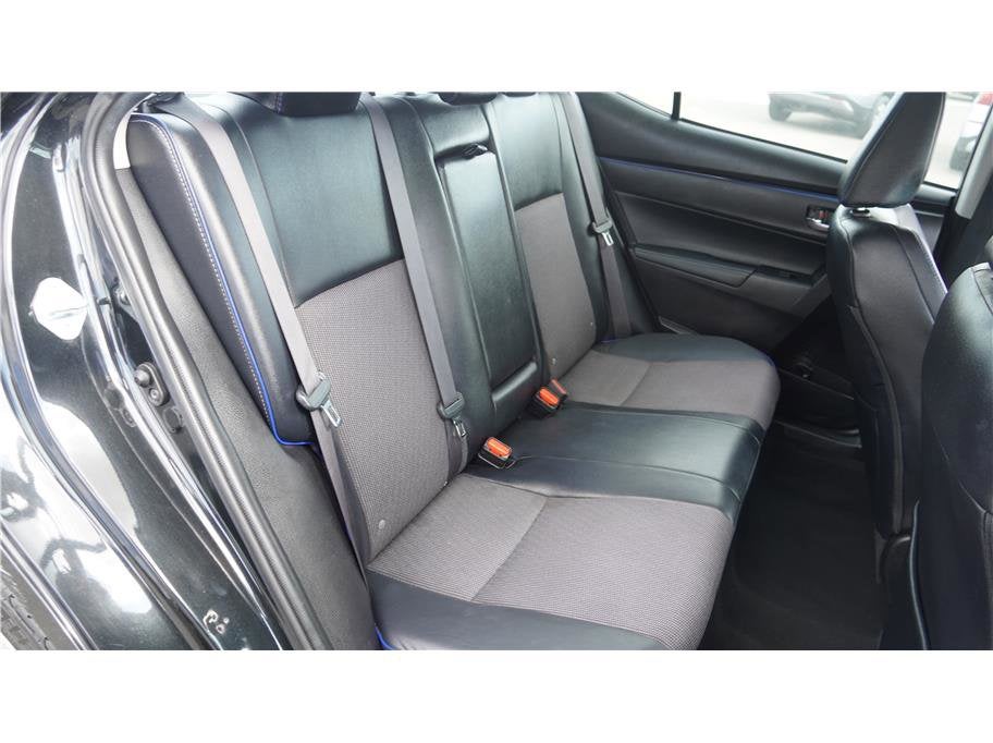 2017 Toyota Corolla SE Sedan 4D