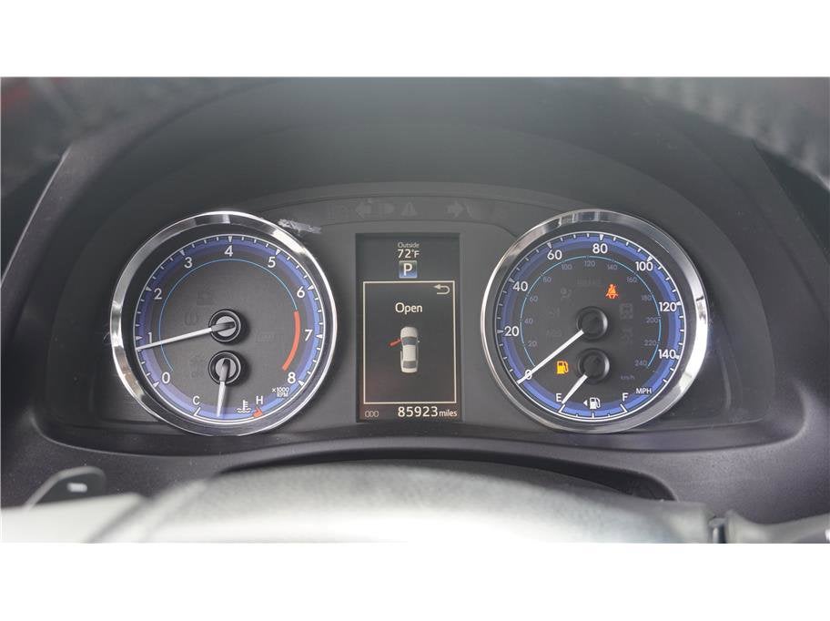 2017 Toyota Corolla SE Sedan 4D