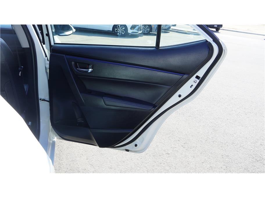 2017 Toyota Corolla SE Sedan 4D
