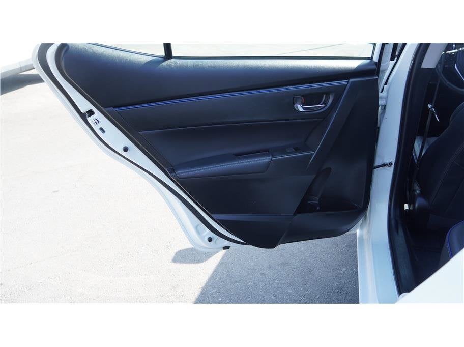 2017 Toyota Corolla SE Sedan 4D
