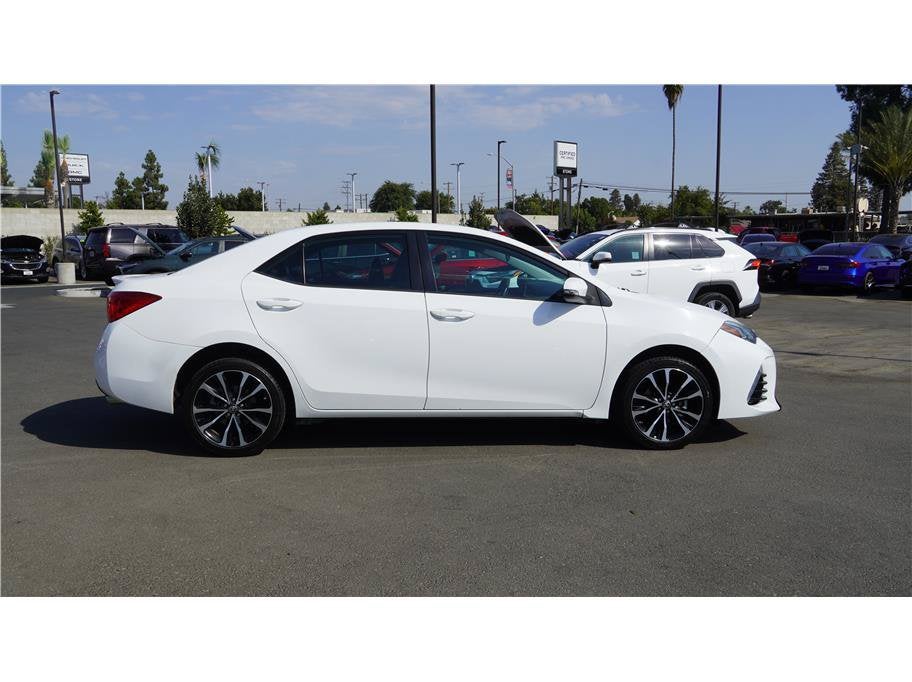 2017 Toyota Corolla SE Sedan 4D