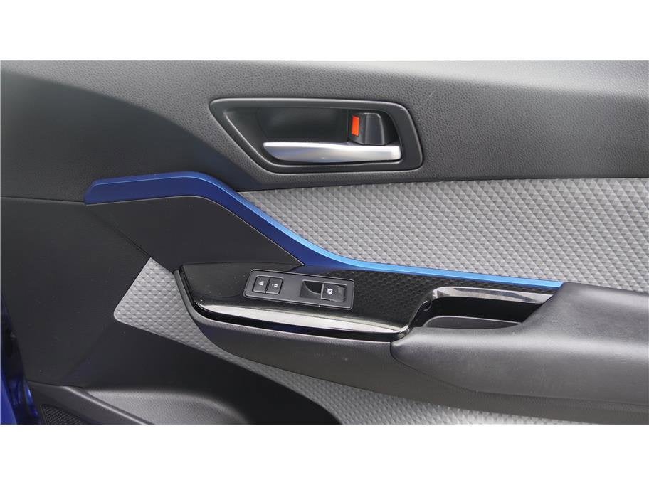 2019 Toyota C-HR XLE Sport Utility 4D