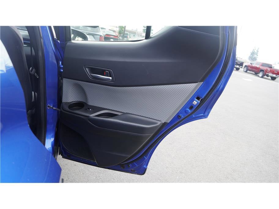 2019 Toyota C-HR XLE Sport Utility 4D