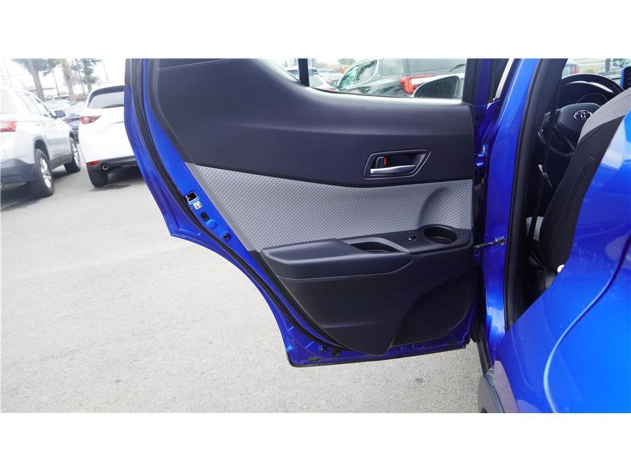 2019 Toyota C-HR XLE Sport Utility 4D