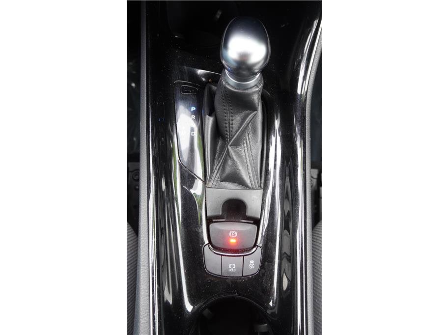 2019 Toyota C-HR XLE Sport Utility 4D