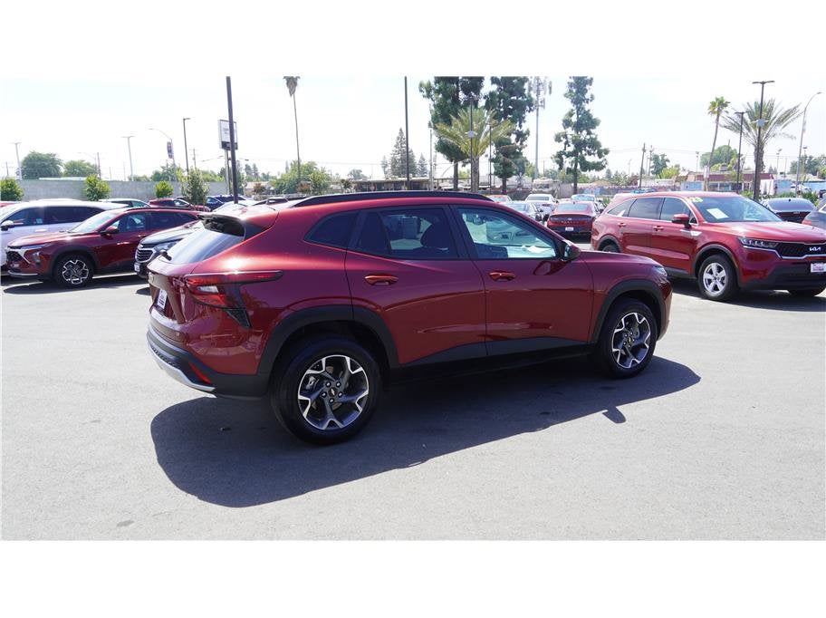 2025 Chevrolet Trax LT