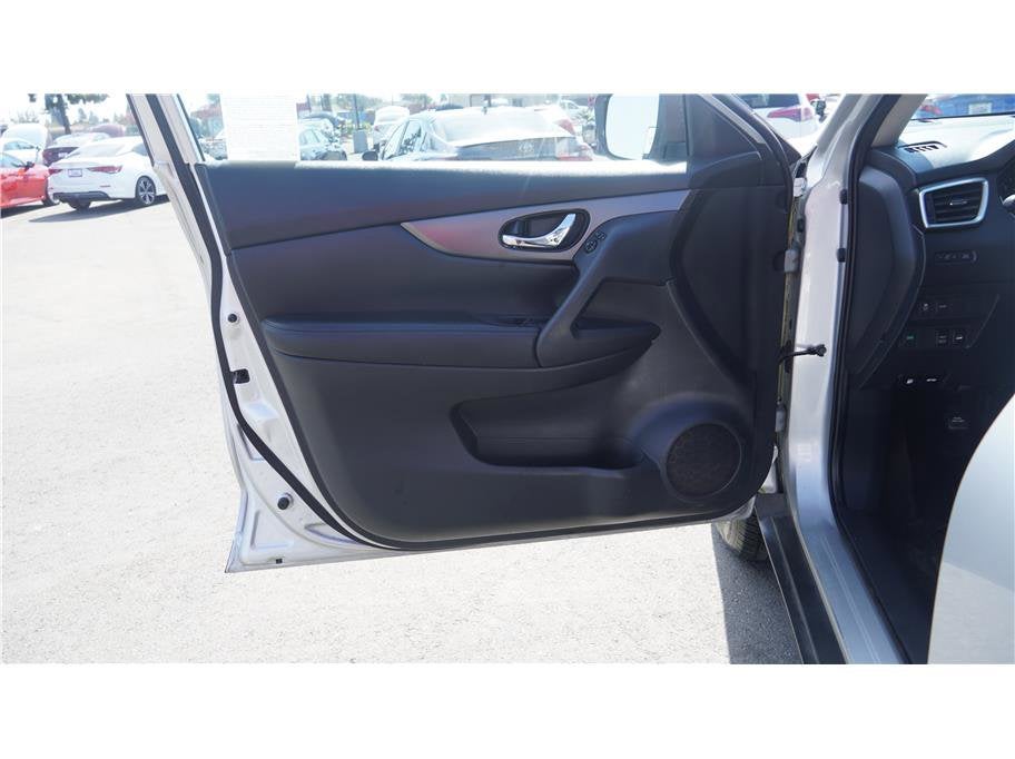 2016 Nissan Rogue S Sport Utility 4D