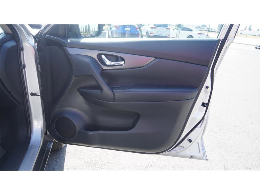 2016 Nissan Rogue S Sport Utility 4D